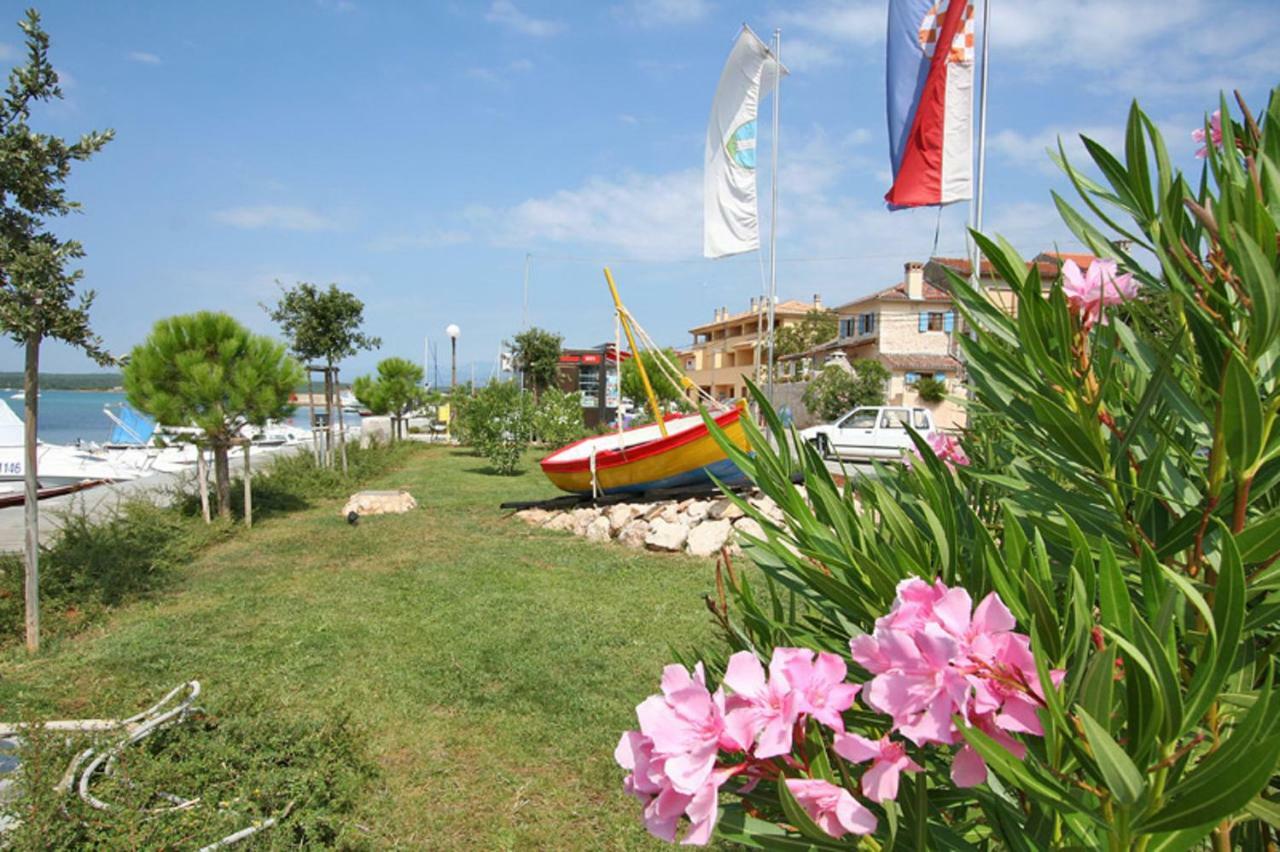 Apartment F-3 Klimno Dış mekan fotoğraf